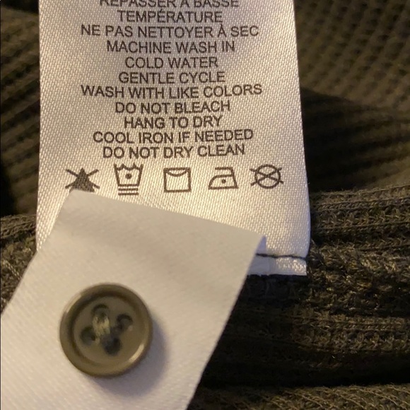 New woman’s Rachel Zoe camouflage thermal top - Picture 7 of 8